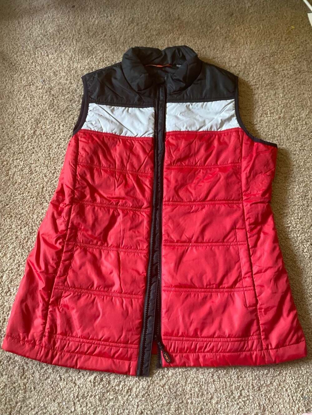 CBUK Thaw Insulated Packable Vest Size L Red Colorblock Windproof